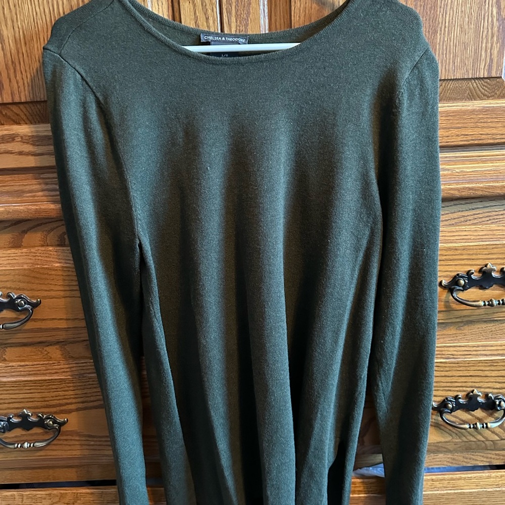 Chelsea & Theodore Forest Green Knit Top